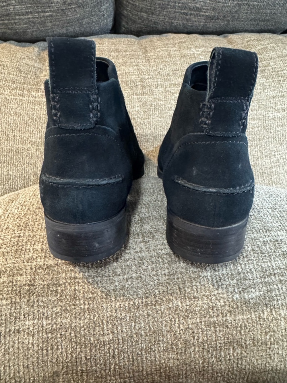 UGG Women's Aureo Black Ankle Boot with Side Zip Size 9 - Picture 9 of 12